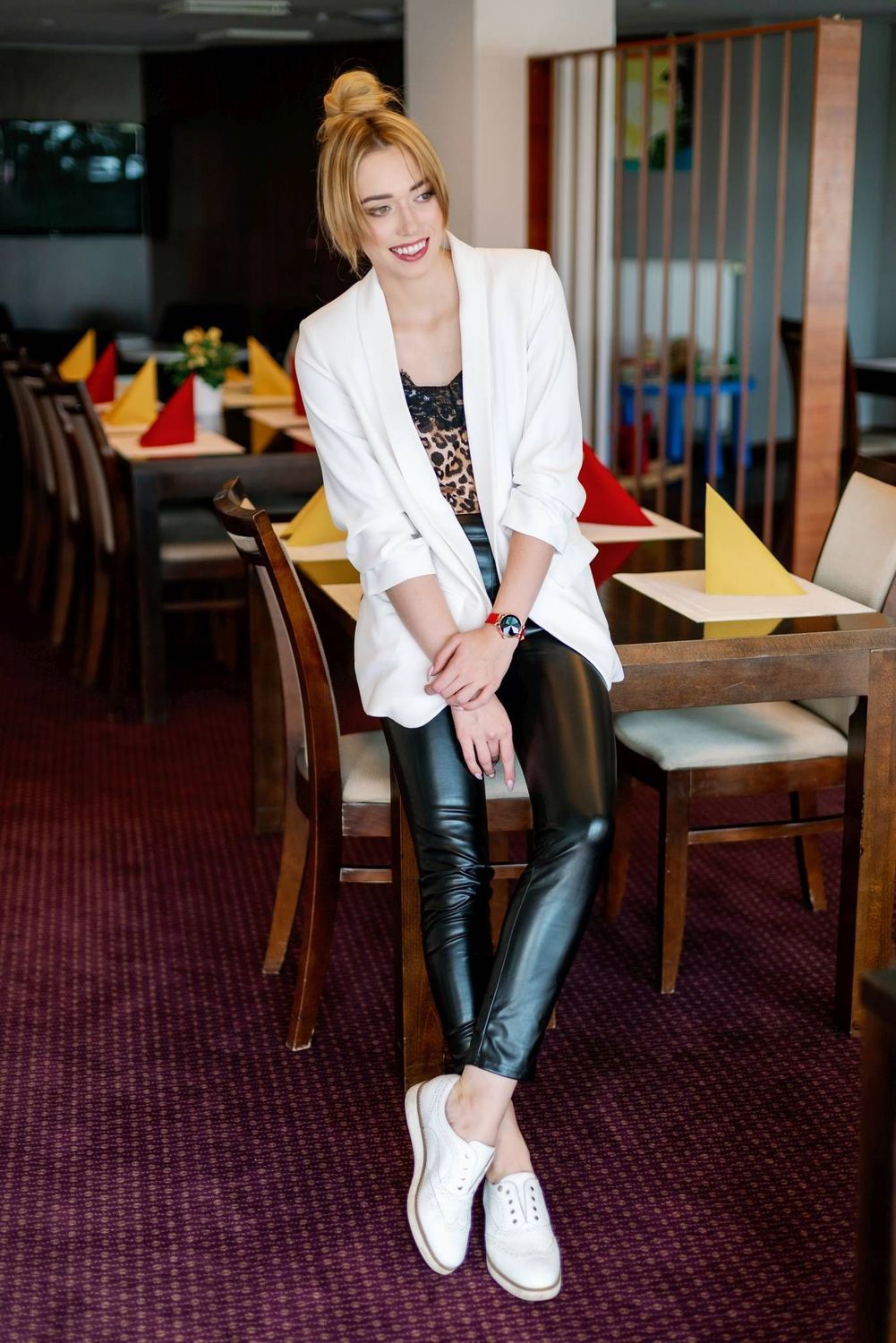 Smartwatch Garett Women Lisa Czerwono-złoty.jpg